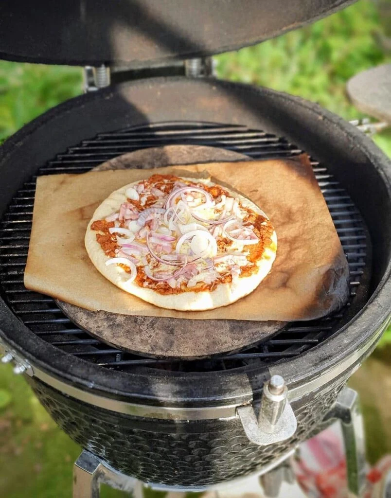 bloemkool pizza op de kamado bbq
