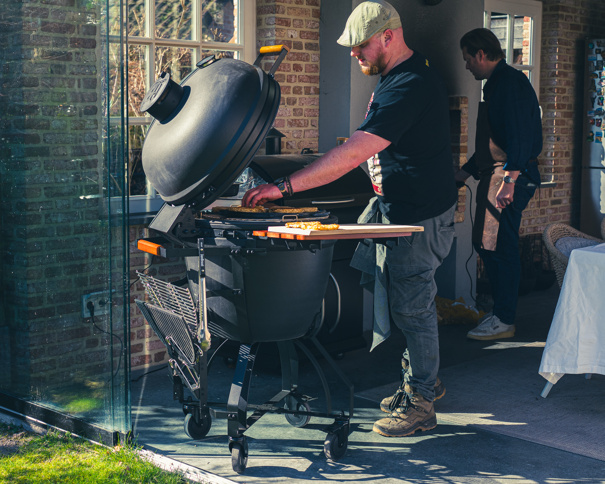 Grill Bill Pro III – XL Kamado BBQ 23.5"
