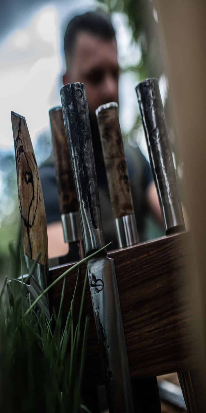 Magnetisch messenblok Walnoot met natuurstenen voet