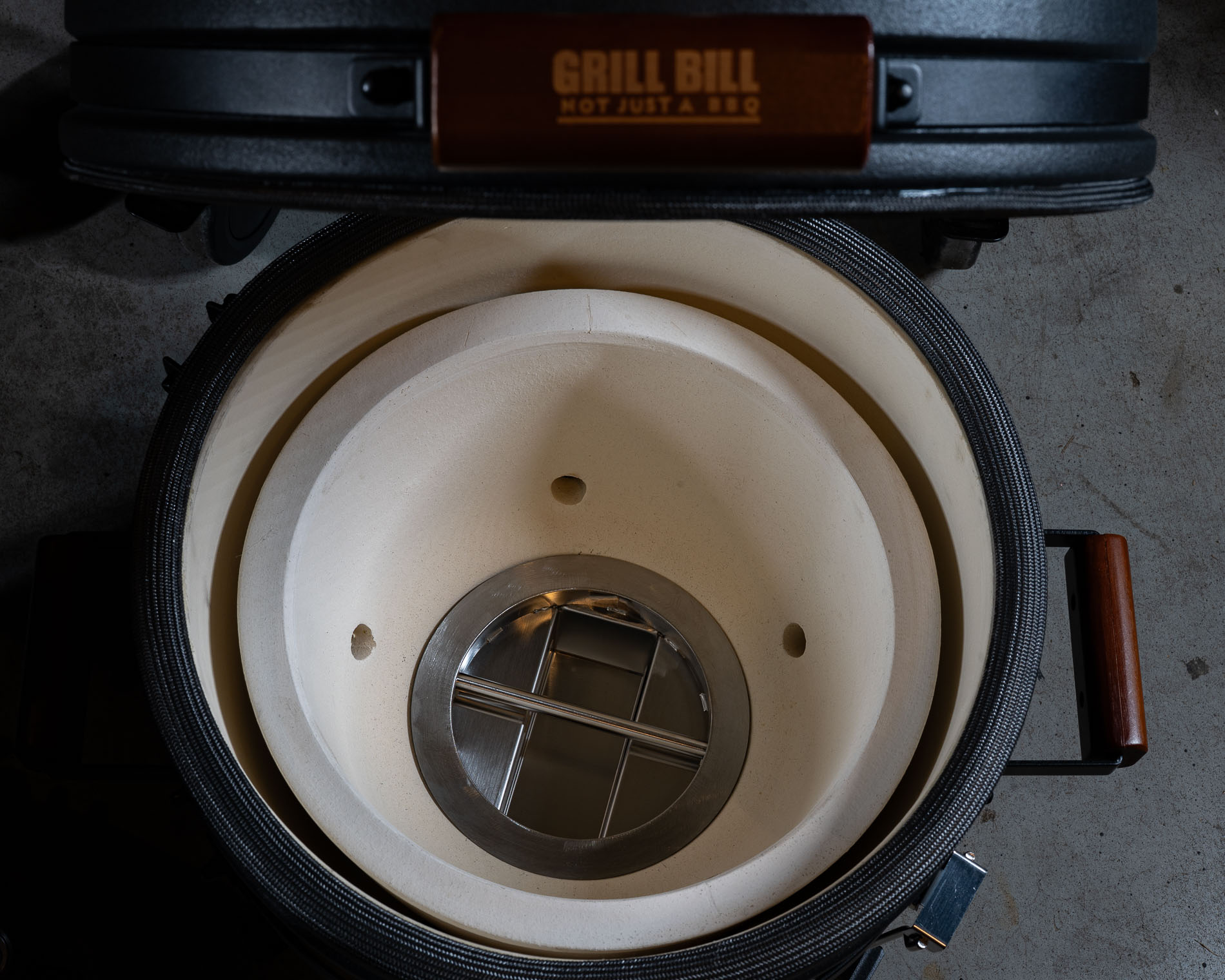 Grill Bill Pro III Medium Kamado BBQ 16"