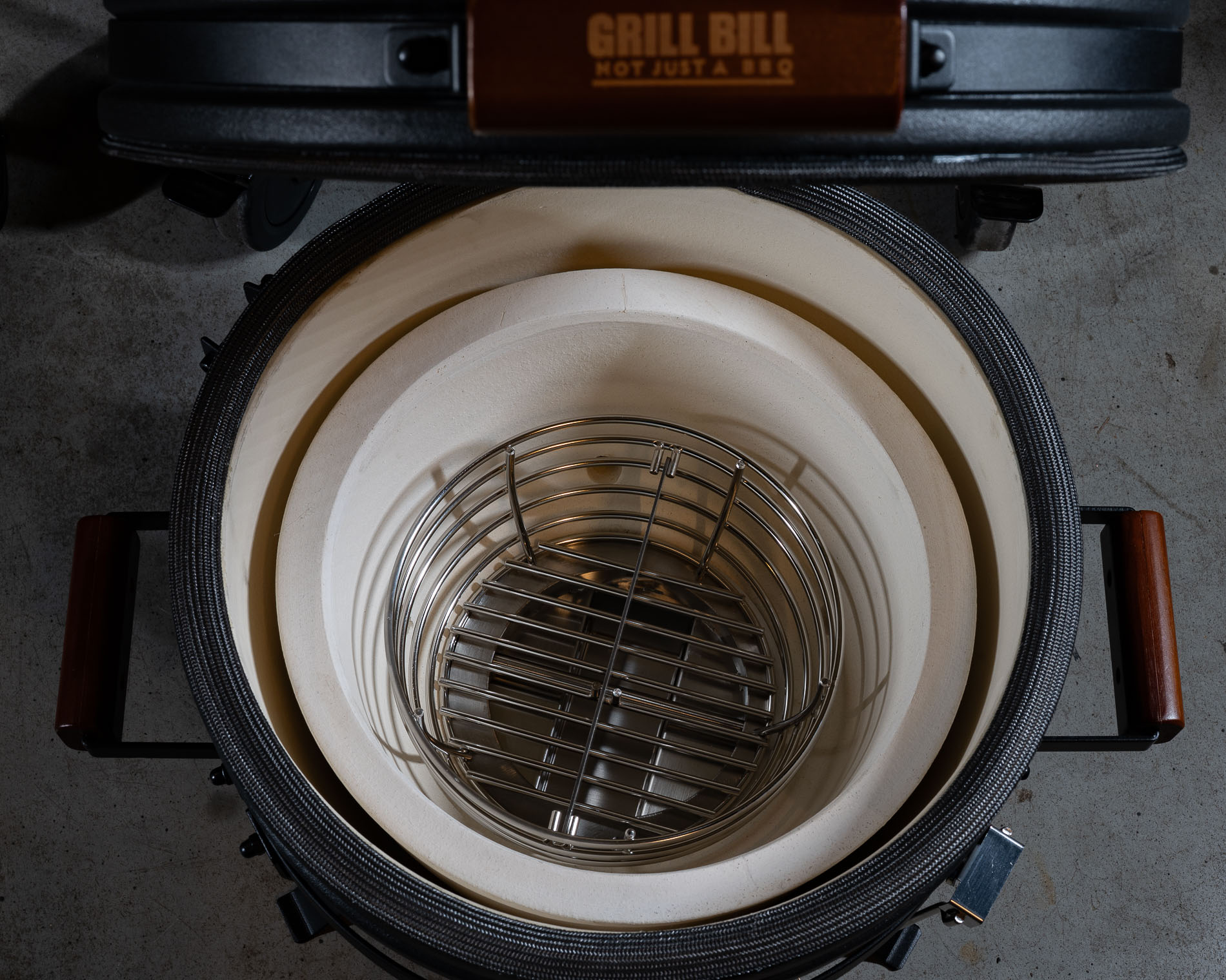 Grill Bill Pro III Medium Kamado BBQ 16"