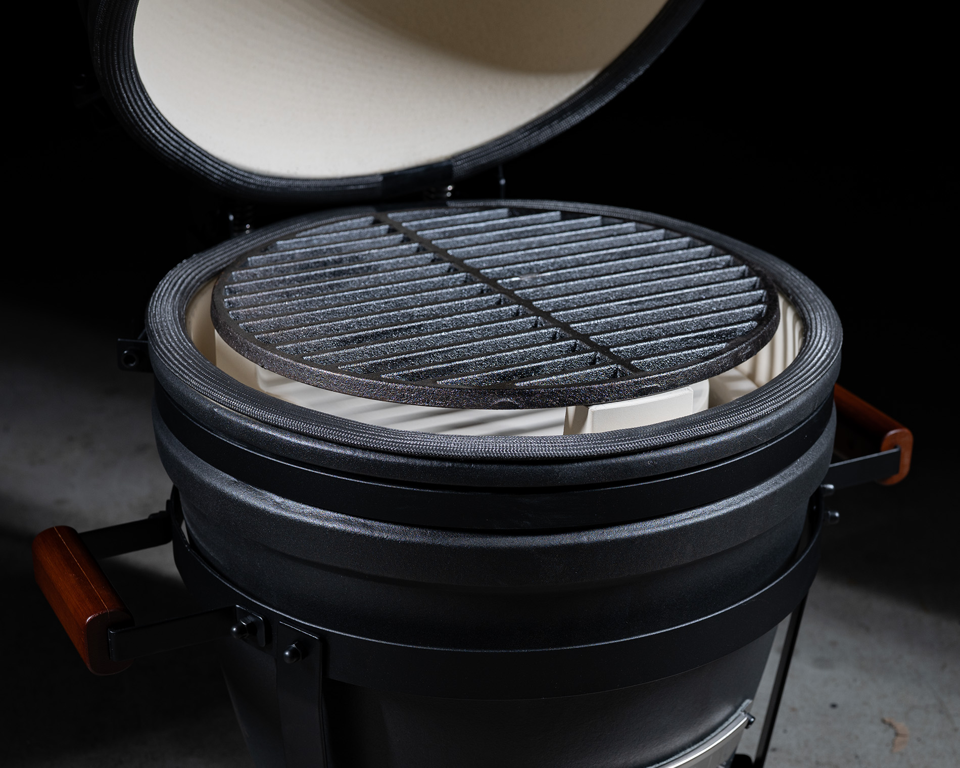 Grill Bill Pro III Medium Kamado BBQ 16"